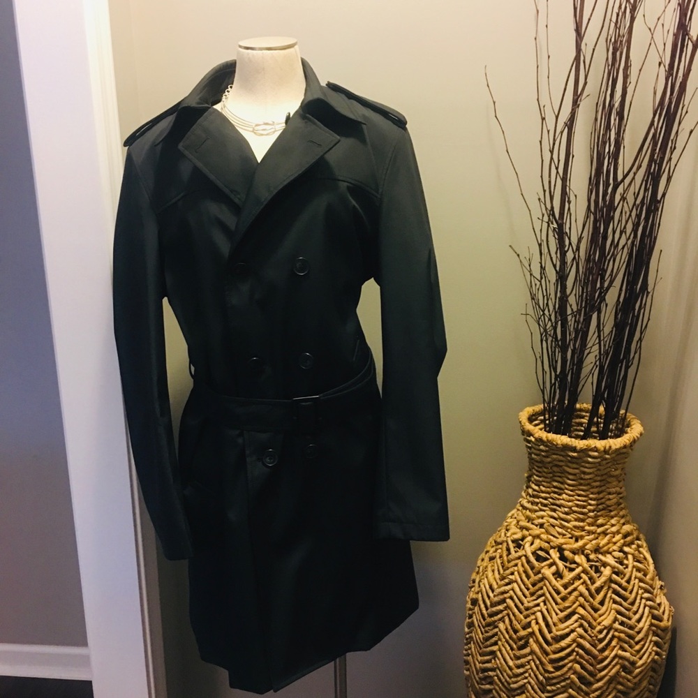 Liz Claiborne New York Trench Coat with Liner.  Black/size Medium